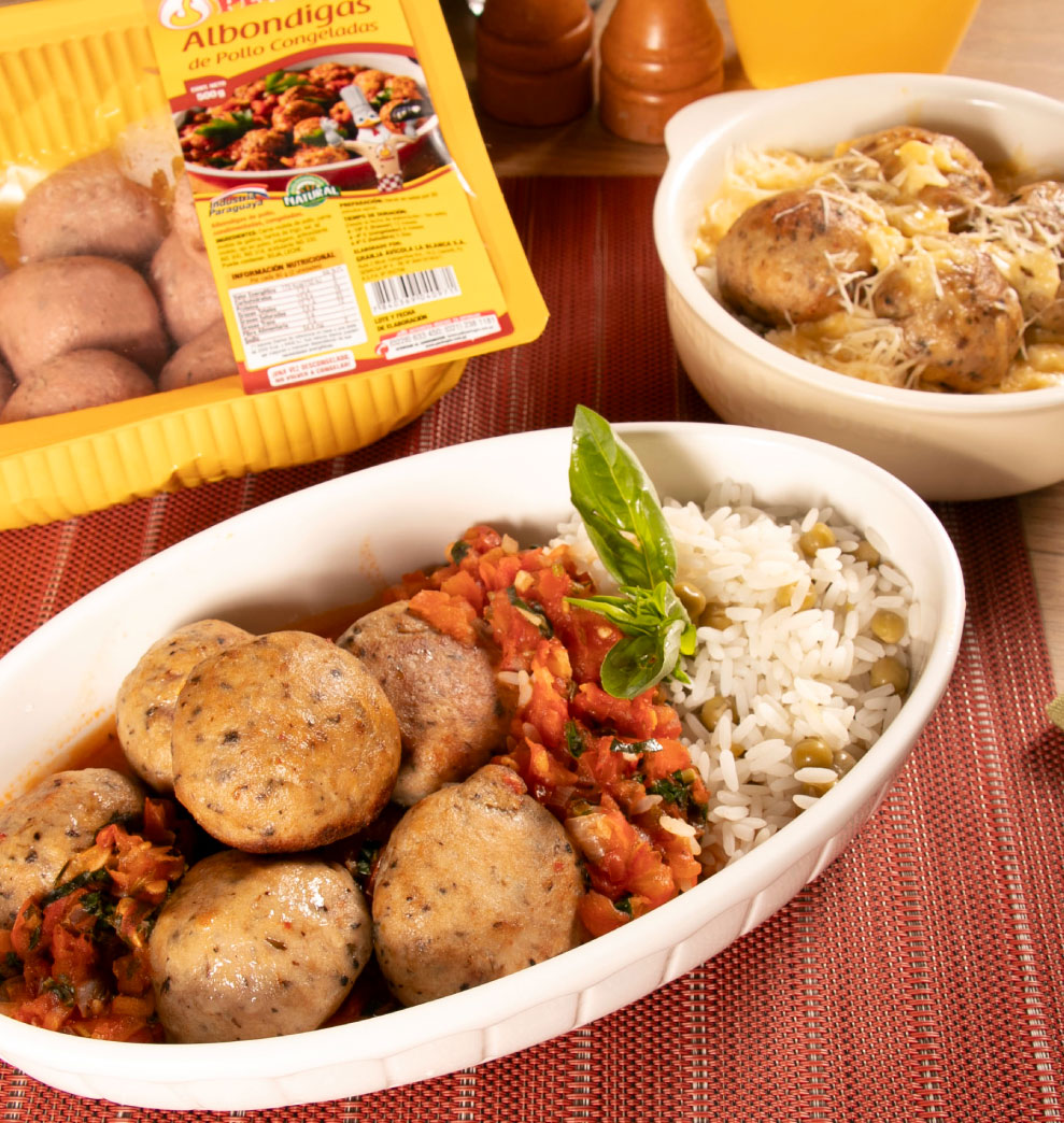 Albóndigas de pollo con dos salsas