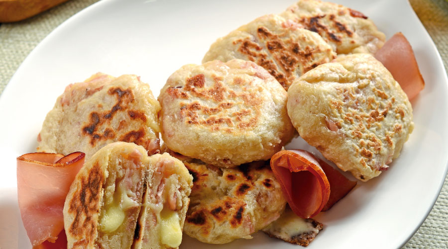 Pancitos con jamón rellenos de queso