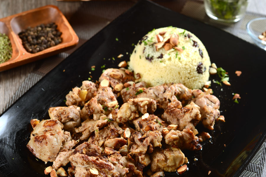 Pollo con cuscús y pasas